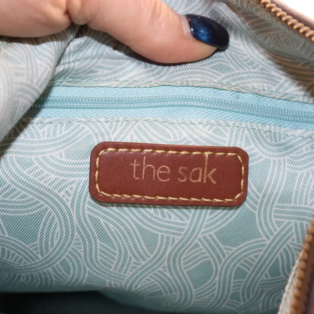 The Sak sak iris